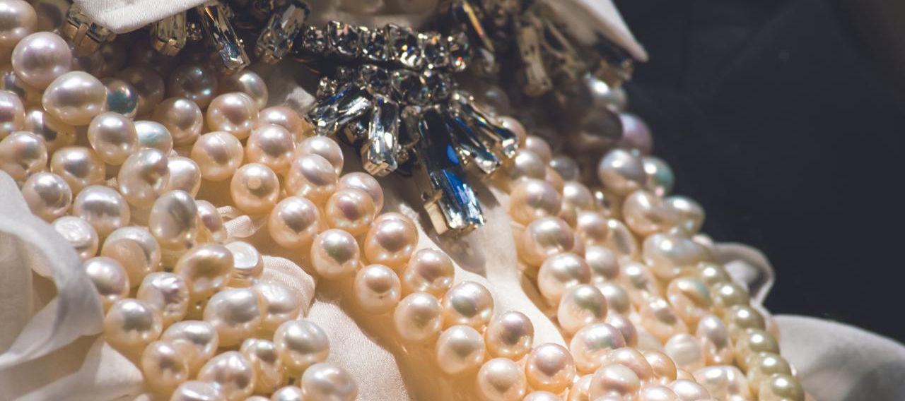 valuable pearls and silver necklace
